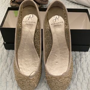 Adrianna Papell gold beehive mesh new with tags size 9